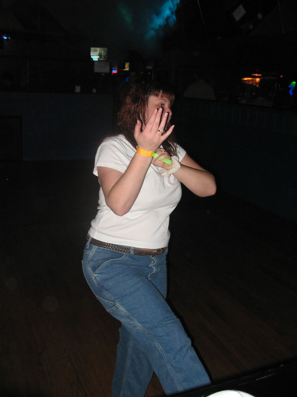 my hunny dancin to techno