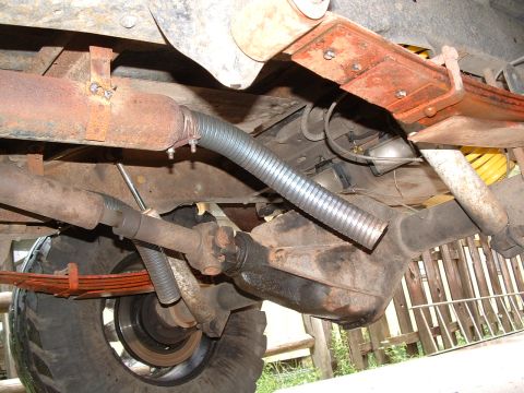 1979 Ford Bronco - got a leaky pinion seal and that pass side axle seal i replaced when i did the disc brakes cause it was leaking and it still leaks. but i r…