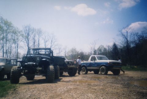 1991 Ford Bronco - Stopped at the top of Trail 16.