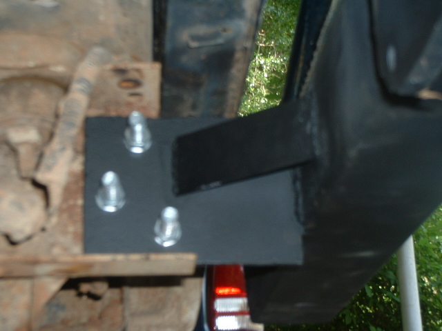 bumper mounting point with cross brace welded to it agian using 1/2 " plating