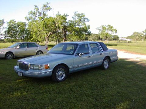 1993 Lincoln Town Car photo