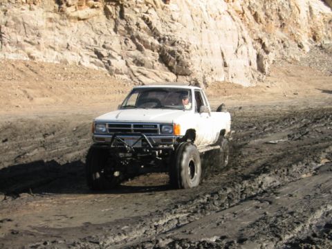 1985 Ford Bronco - with a bit more speed and he makes it