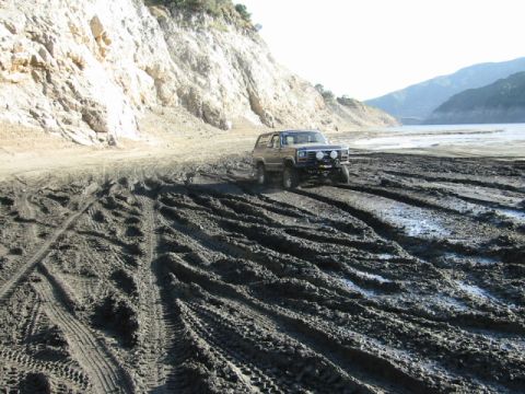 1985 Ford Bronco - me giving it a try but also got stuck