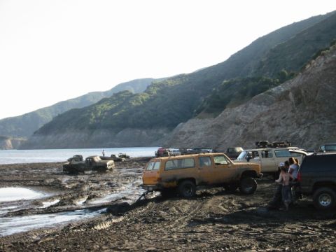 1985 Ford Bronco - Sunday