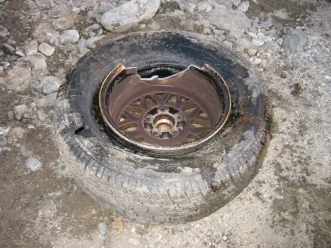 1985 Ford Bronco - we had problems with the other tire...