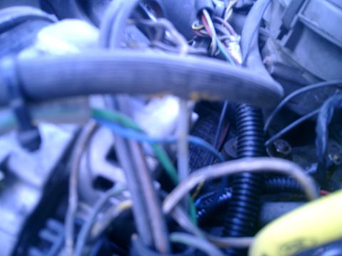 1987 Mercury Grand Marquis - Tap into main rubber vac hose for Cruise Control