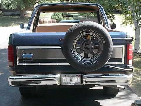 1986 Ford Bronco - Can you see the Steelhorse overhead shelf ?