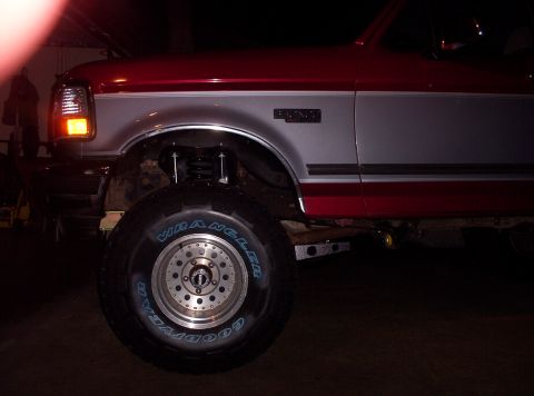 1995 Ford Bronco - mtr 35x12.5x15