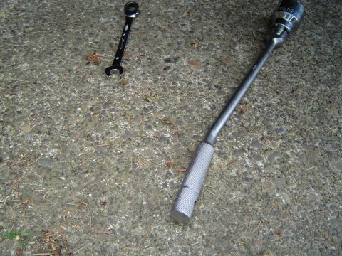 1993 Jeep Grand Cherokee - Bent my breaker bar taking off the big hub nut