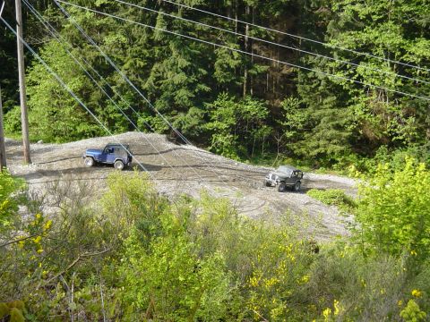 1987 Ford Bronco - jeeps once again falling behind, lol this whole trip i had the advantage probably due to balance differences