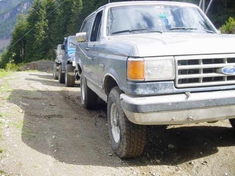 1987 Ford Bronco - the line up at the top