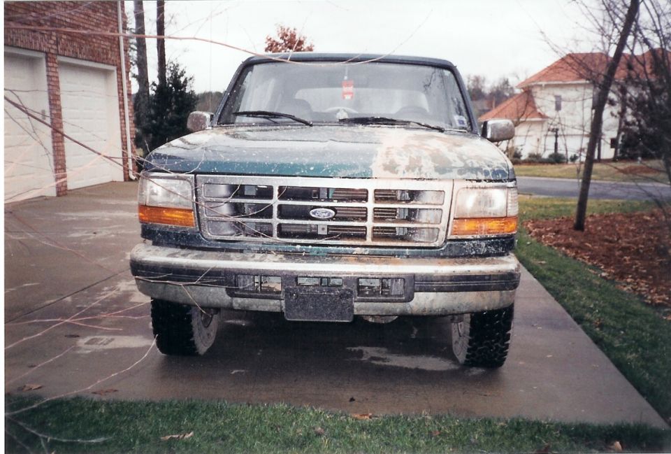 1996 Ford Bronco front view, parked on driveway