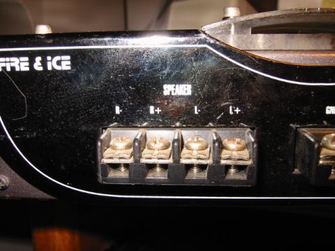 1985 Ford Bronco - This image shows the speaker output terminals on an audio amplifier, not a vehicle.