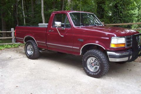 1992 Ford F-150 - Side view