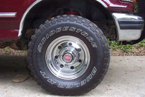 1992 Ford F-150 - 32x11.50 Bridgeston Dueler M/Ts on 15x8 Chrome Rockcrawlers
