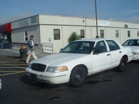 1999 Ford Crown Victoria - Another '00.