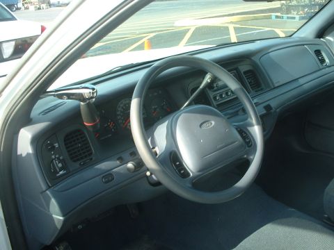 1999 Ford Crown Victoria - Interior of one of the '00 Crown Vics. Looks like most WSP cars are now ordered with cruise control and carpet.