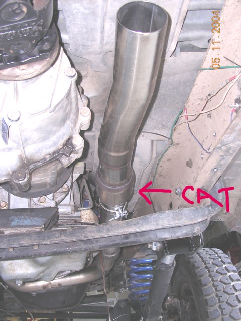 1994 Ford Bronco - new y pipe and cat (arrow points to it) flows much better than the stock set up.
