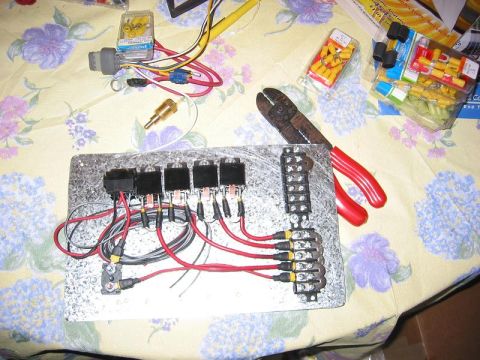 1985 Ford Bronco - Here's the relay panel. Will hold 2 sets of lights, 2 electric fans and 1 spare relay.