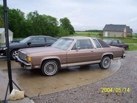 1982 Ford LTD Crown Victoria photo