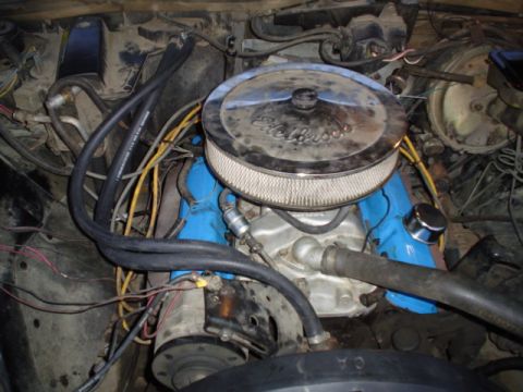 1981 Ford Bronco - all back together, new is the Performer intake, 600 CFM holley, distributor from an 80' Blazer, and Accell coil