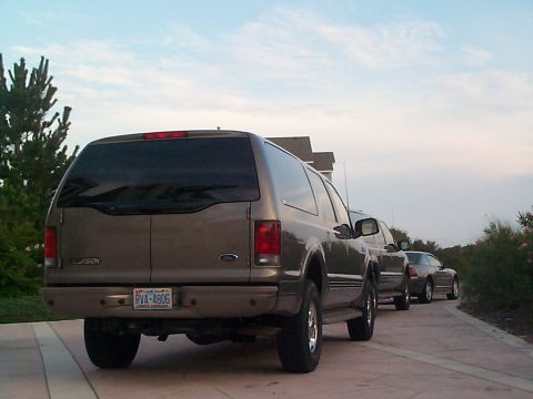 2004 Ford Excursion photo
