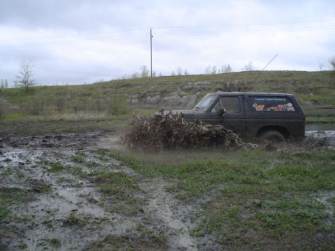 1981 Ford Bronco - I hate water... Peer pressure sucks