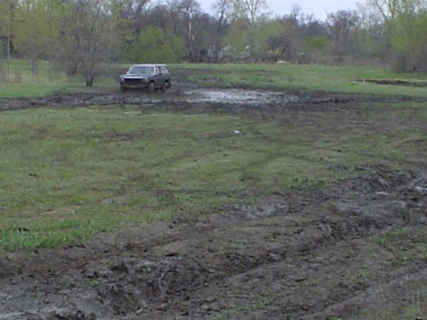 1981 Ford Bronco - Nice part we spent a lot of time trying to get stuck here.. but couldnt