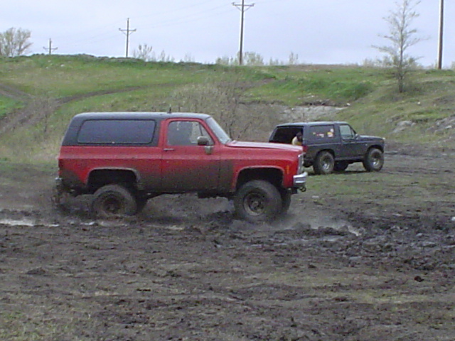 If he had better tires this would be probably the most capable rig out there but we all had nice qualitys with my power and tires, Wills tires and lift and Bens lift and a Detroit out back.