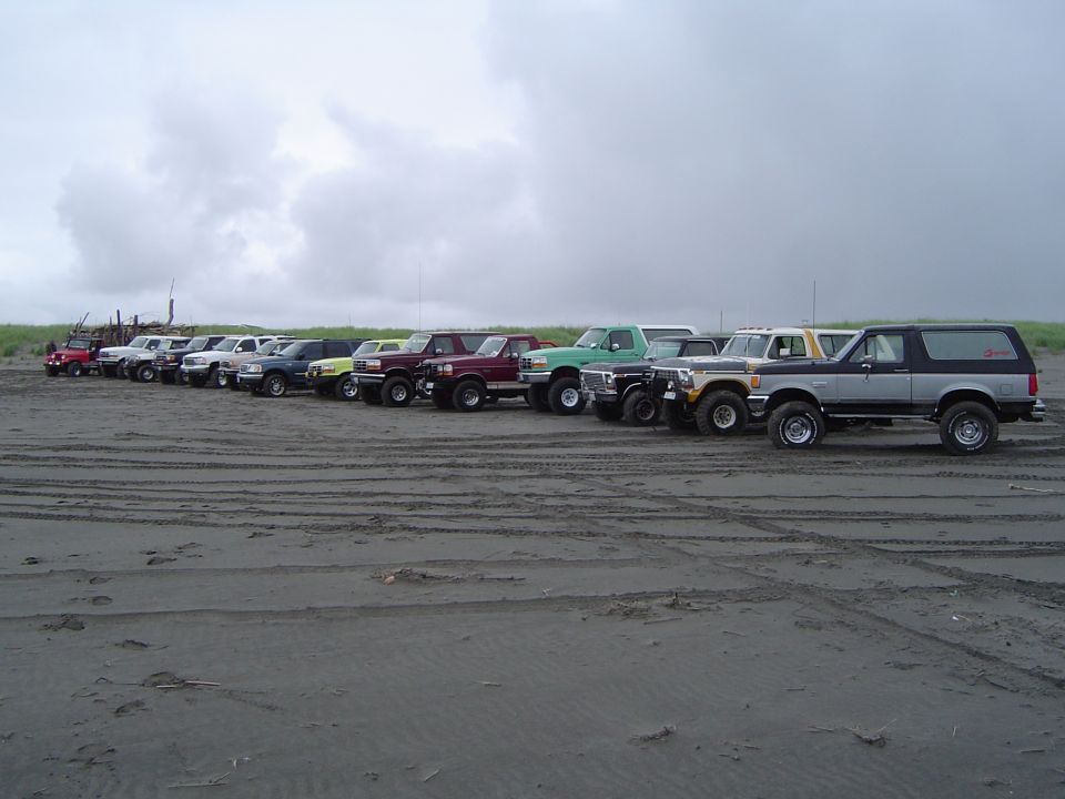 Lineup on the beach...14 rigs..3 more showed later