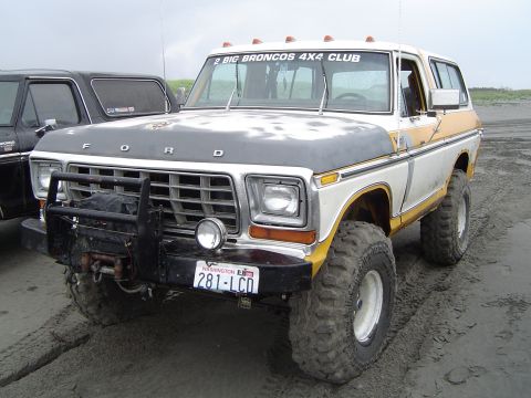 1989 Ford Bronco - This Ford Bronco appears to be from the late 1970s, not a 1989 model.