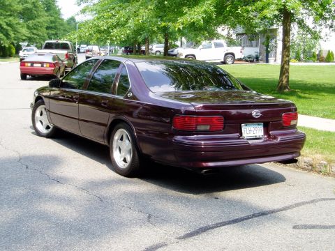 1994 Lincoln Town Car photo