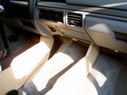 1995 Ford Bronco - You can see the drivers side one needs to be adjusted to get it to fit right, and Im not likin the passenger side as is either.