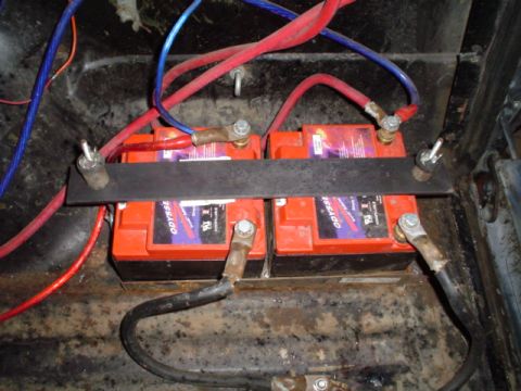 1981 Ford Bronco - I may still stick another hold down bolt in the center. I had originally planned on using a peice of steel about 1/2 as thick as the one I…