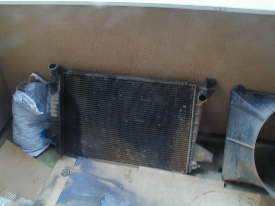 Radiator and fan shroud