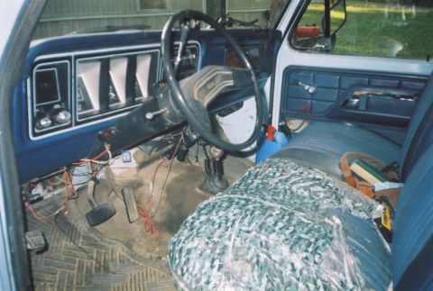 1978 Ford Bronco - I'll be damn, you can see the seats.