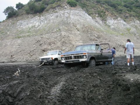1985 Ford Bronco - Charlie and Tom got stuck