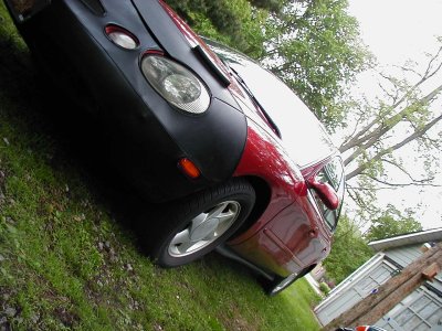 1997 Ford Taurus - This 1997 Ford Taurus features a contrasting black fender and silver wheels.