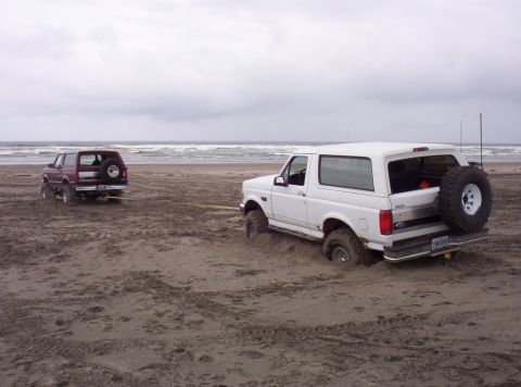1982 Ford Bronco - Nathan tugging Alvey's Bronco