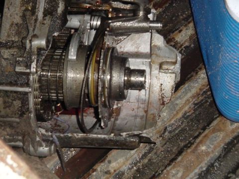 1989 Ford Bronco - the whole front peice that bolted to the motor just separated from the rest of the t-case. Belive it or not i didnt romp on it!?!?!?