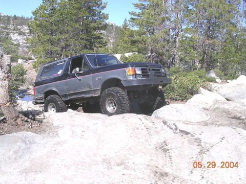 1994 Ford Bronco - Dan caught up with us the second day. here he is leaving Buck