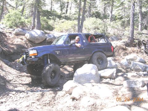 1994 Ford Bronco - the last obstacle before making the drop in