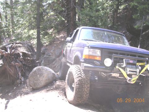 1994 Ford Bronco - if you pick the right line here, you stay much flatter and dont have to stare down the hill