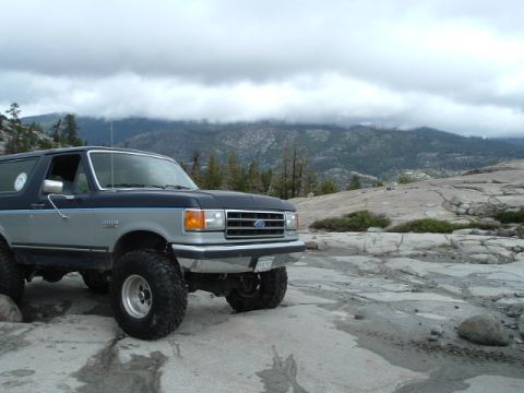 1989 Ford Bronco - poser at the top of the box