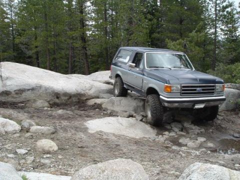 1989 Ford Bronco - while the TTB didn't flex amazing, it still got me thru everything. which is pretty damn good.