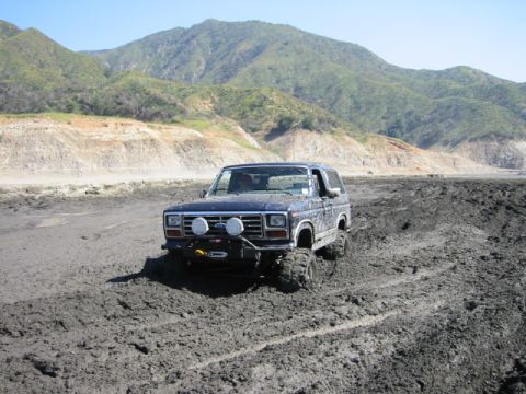 1985 Ford Bronco - last past and got stuck again