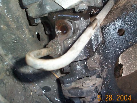 1992 Ford Bronco - Here you can see the bend I put in the tube, the allows you to get around the return line.
