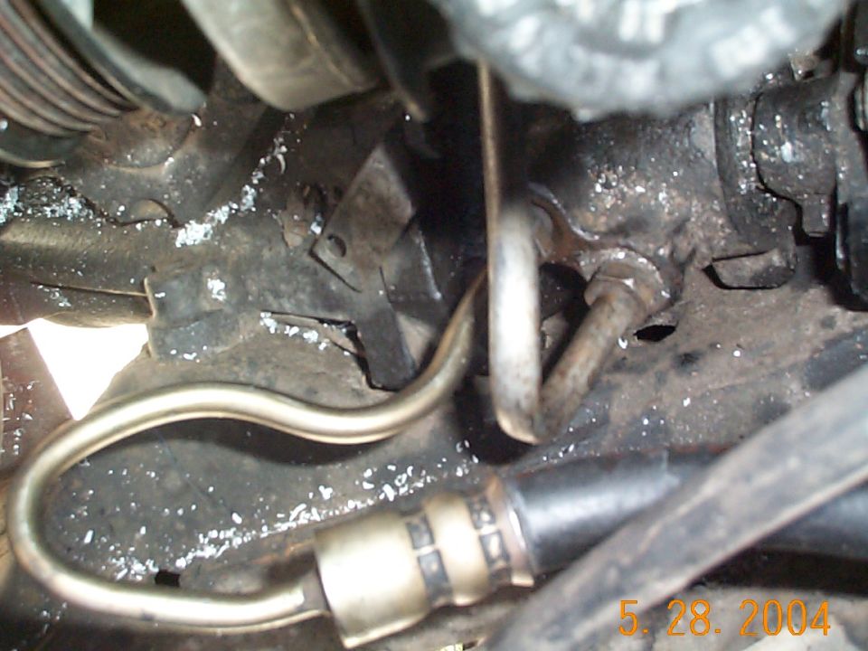 Here is a better angle of the bend I put in the high pressure hose to make it fit at the gear box. Make sure the fitting threads properly into the gear box.