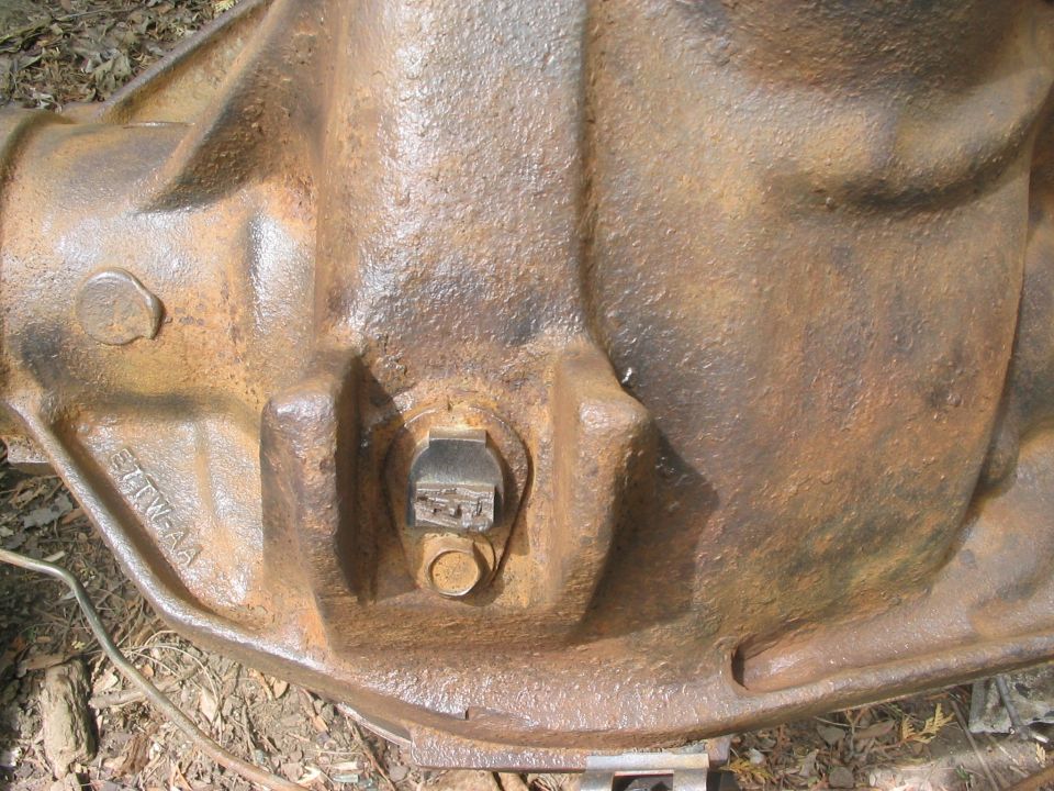 Rusty differential housing with casting marks