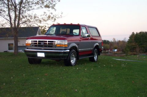 1995 Ford Bronco - 31's and freshly washed